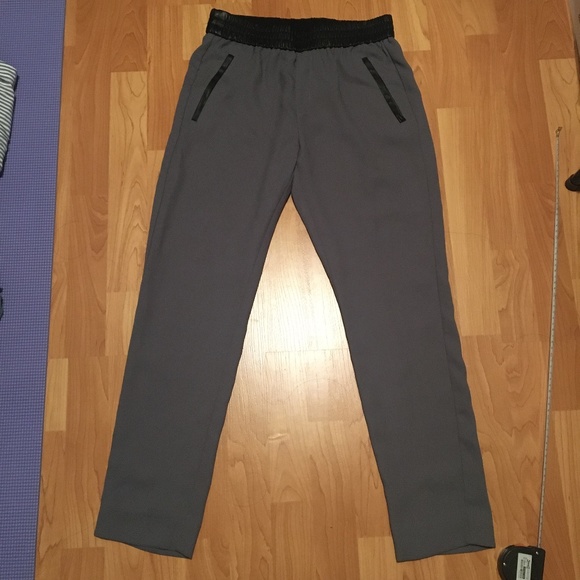 Banana Republic Faux-Leather Drapey pants (2P) - Picture 3 of 11